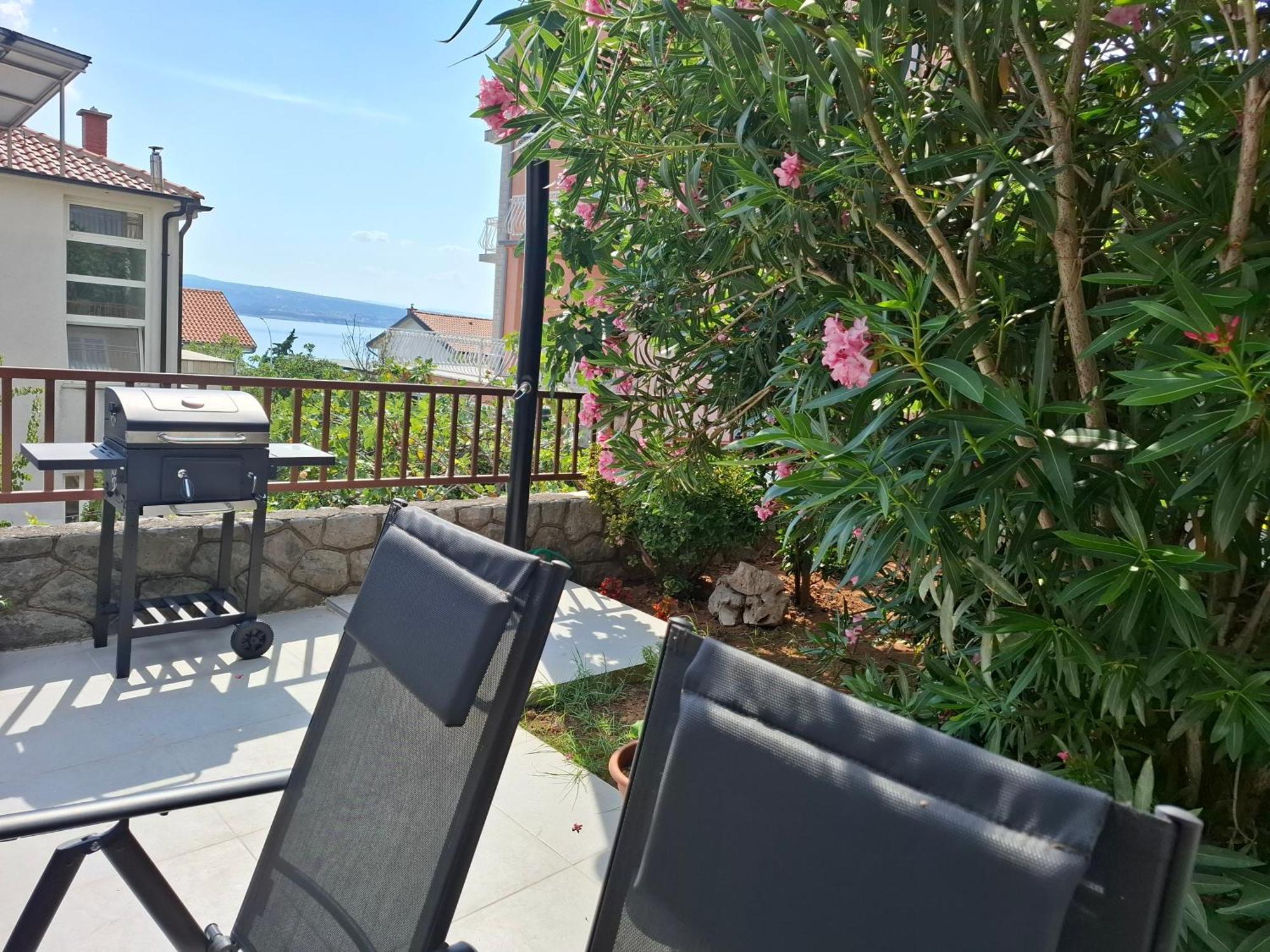Apartments Nada Selce Eksteriør bilde
